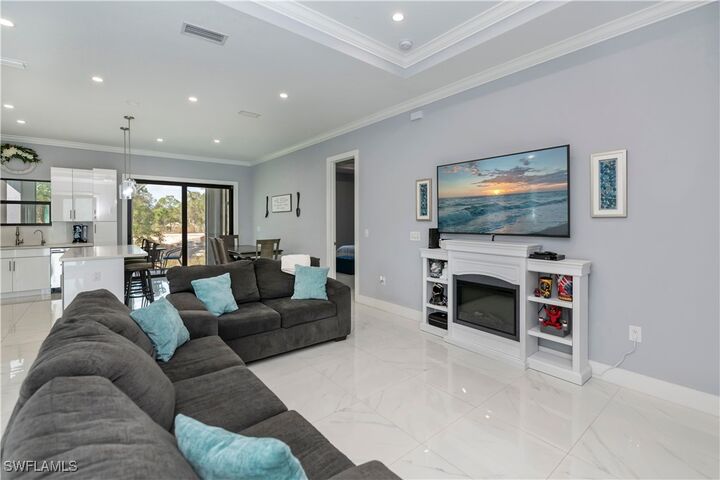 Property Photo:  816 Bell Boulevard S  FL 33974 