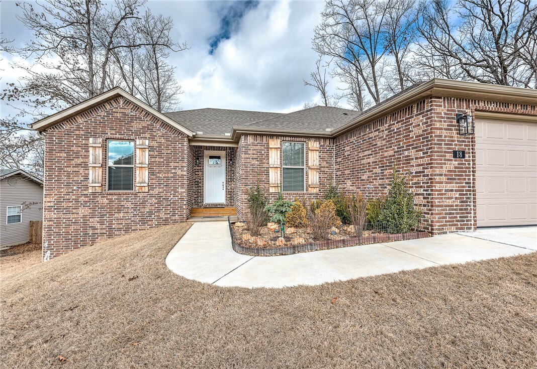 Property Photo:  18 Hermitage Lane  AR 72715 