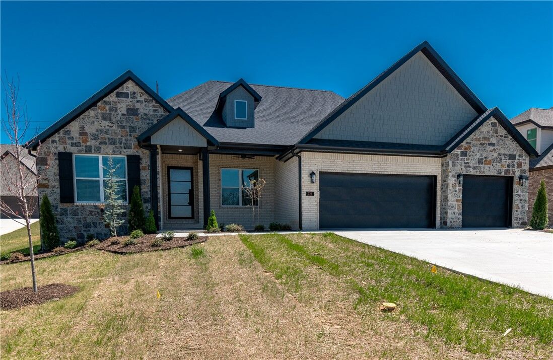 Property Photo:  336 Fiori Street  AR 72762 