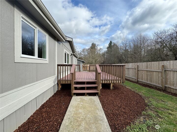 Property Photo:  926  H Street  WA 98593 