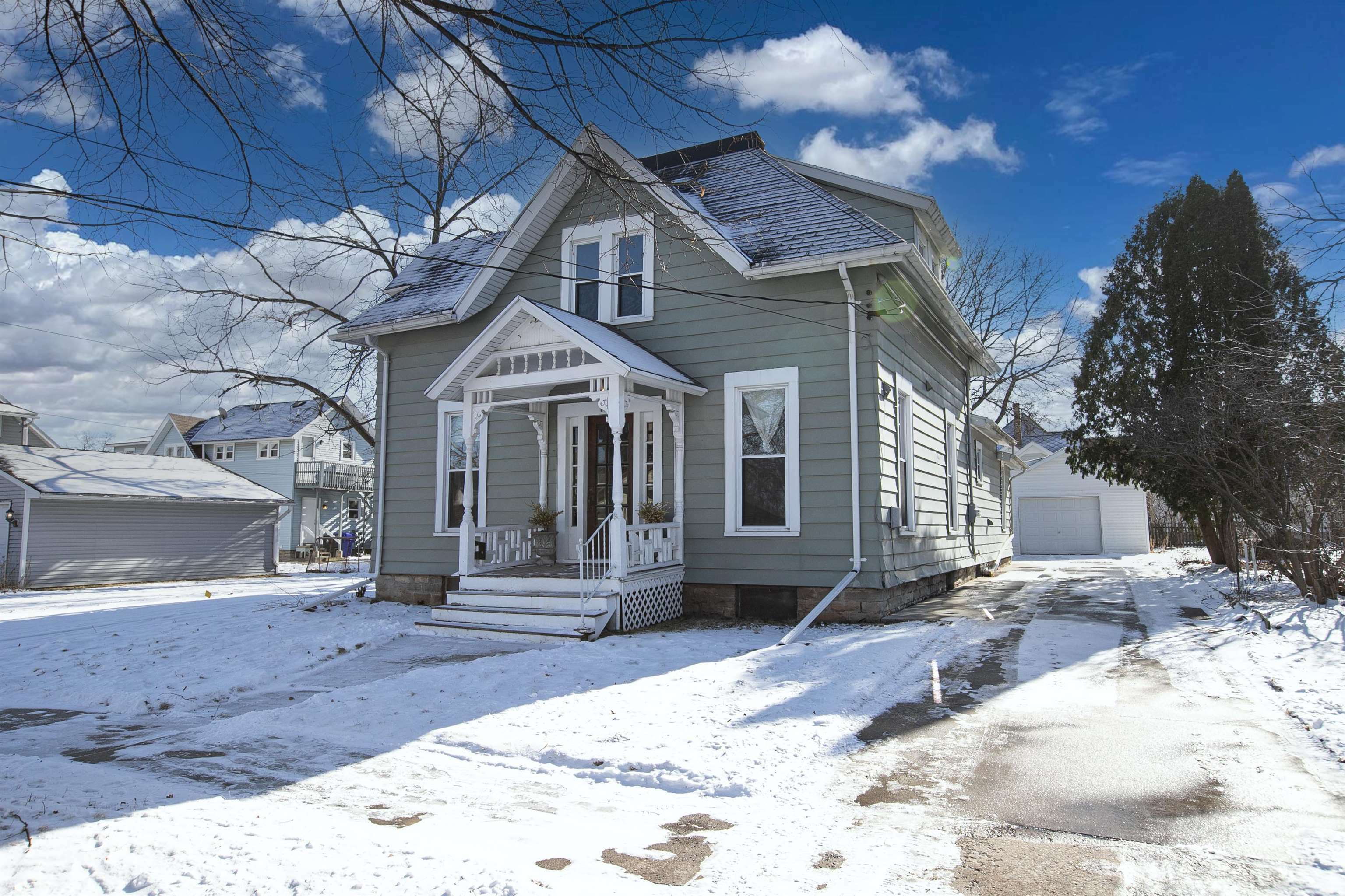 121 E Spring Street  Appleton WI 54911 photo