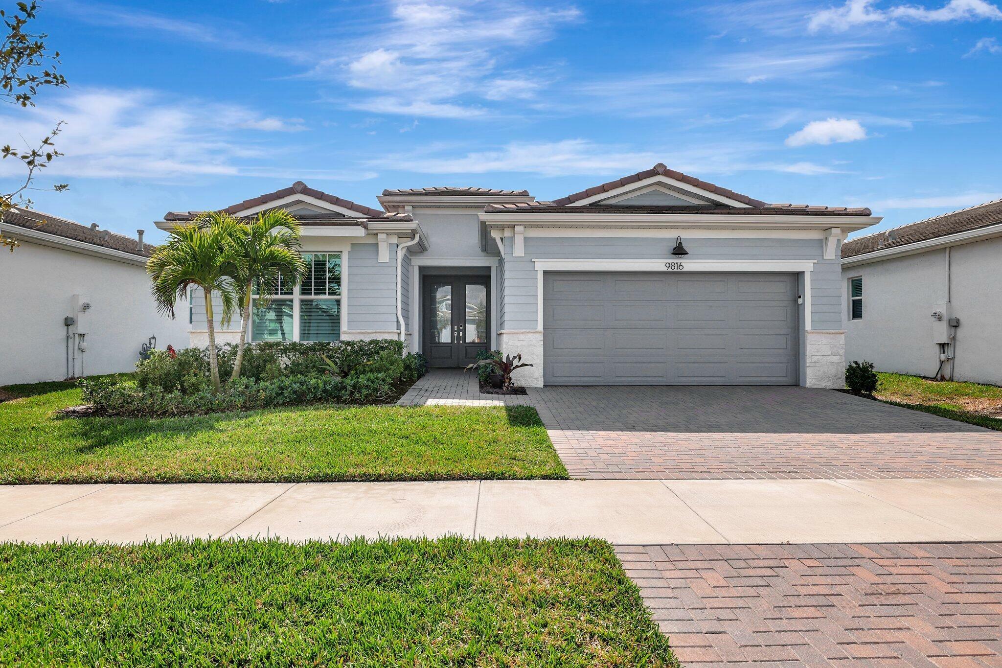 Property Photo:  9816 SW Isabelline Drive  FL 34987 