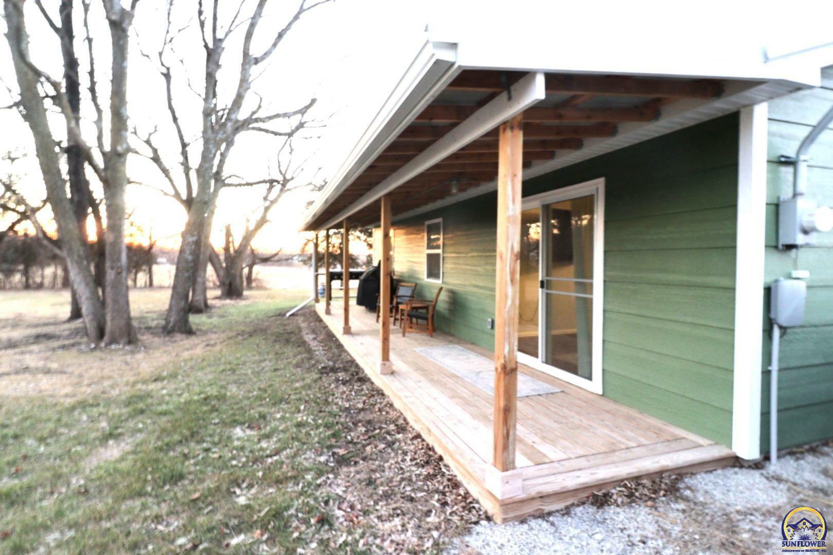 Property Photo:  438 Searle St  KS 66552-9461 