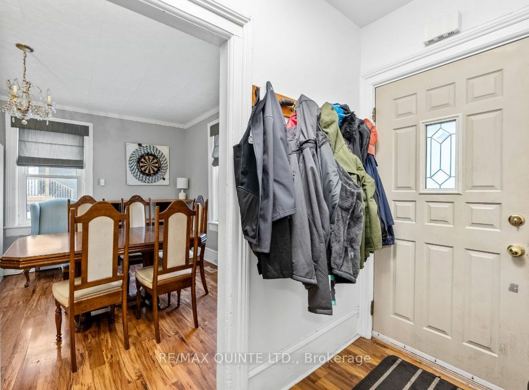 Property Photo:  49 Heber St  ON K8V 1M8 