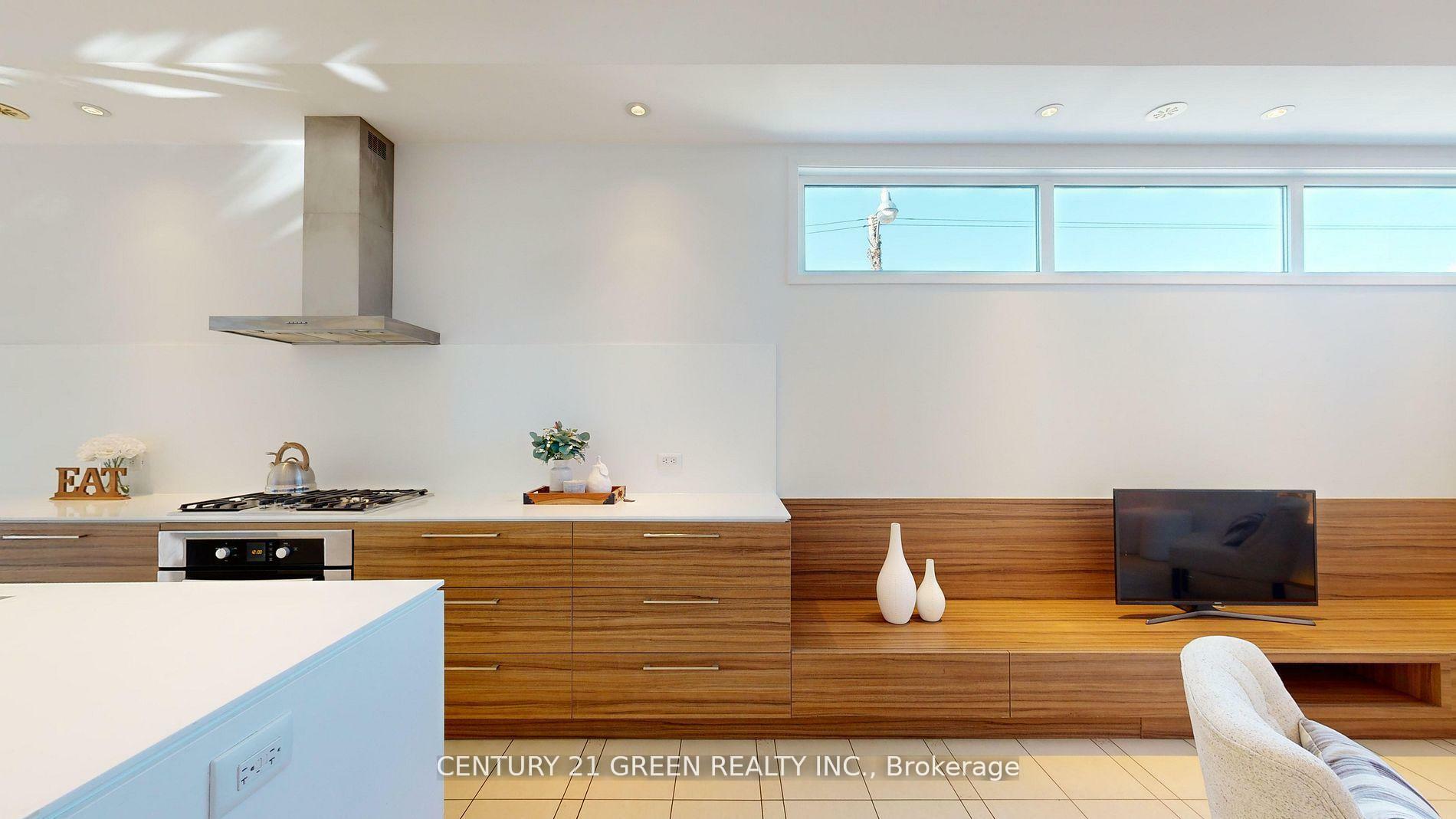 Photo de la propriété: 56 Lippincott St 8 ON M5T 2R5