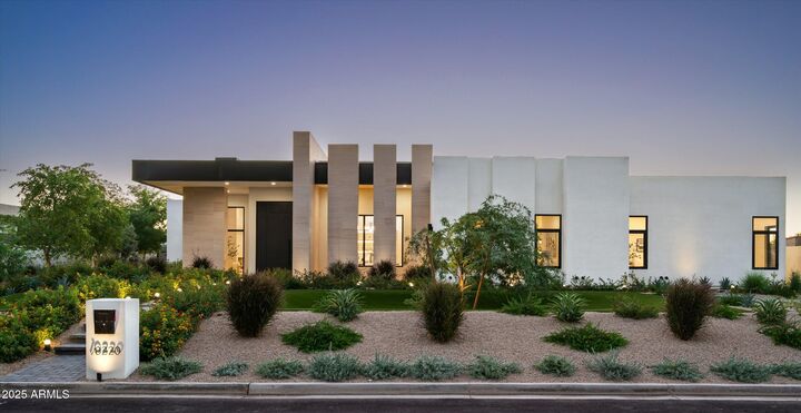 Property Photo:  10220 N 66th Street  AZ 85253 