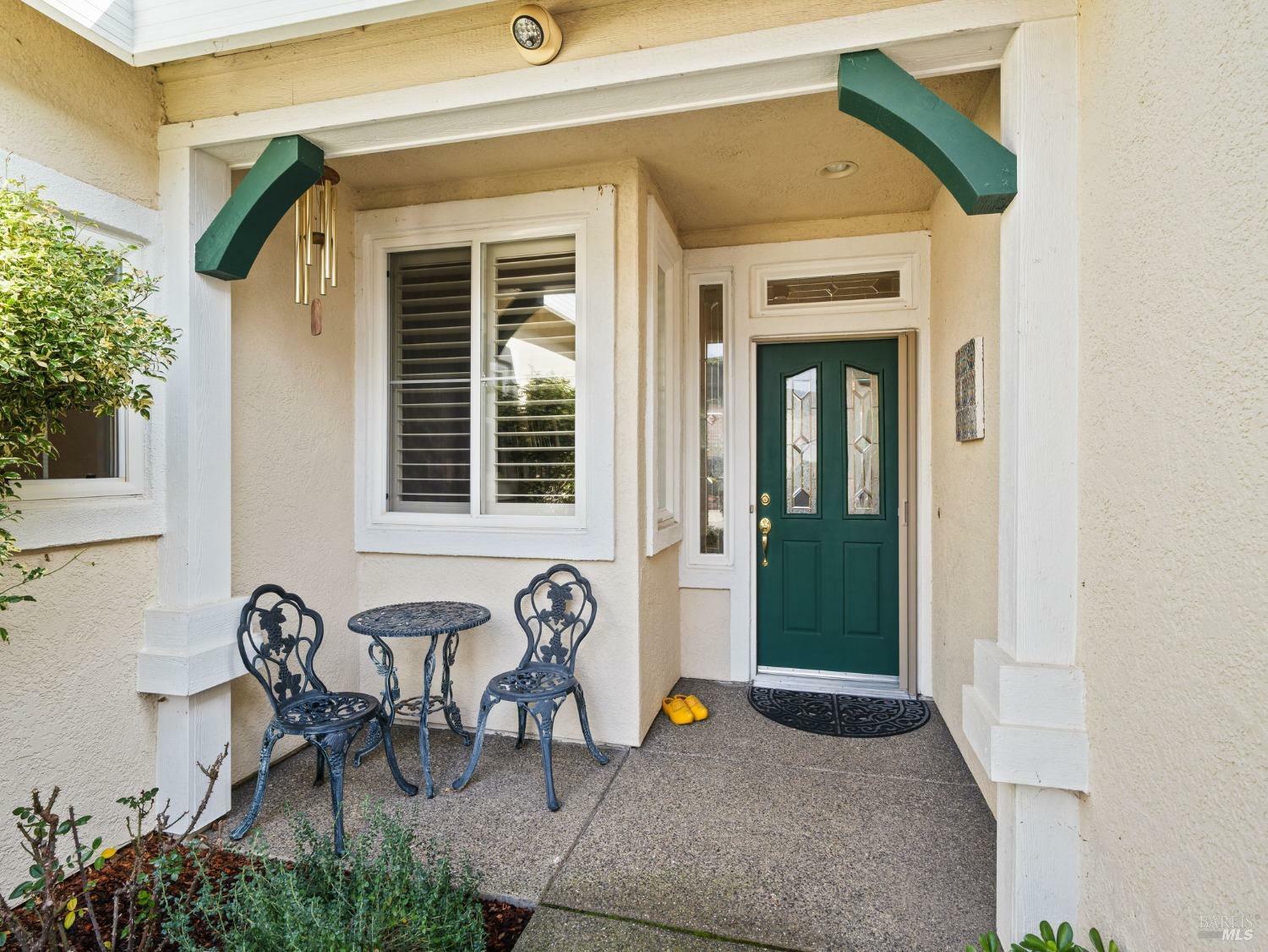 Property Photo:  208 Creekside Street  CA 95425 