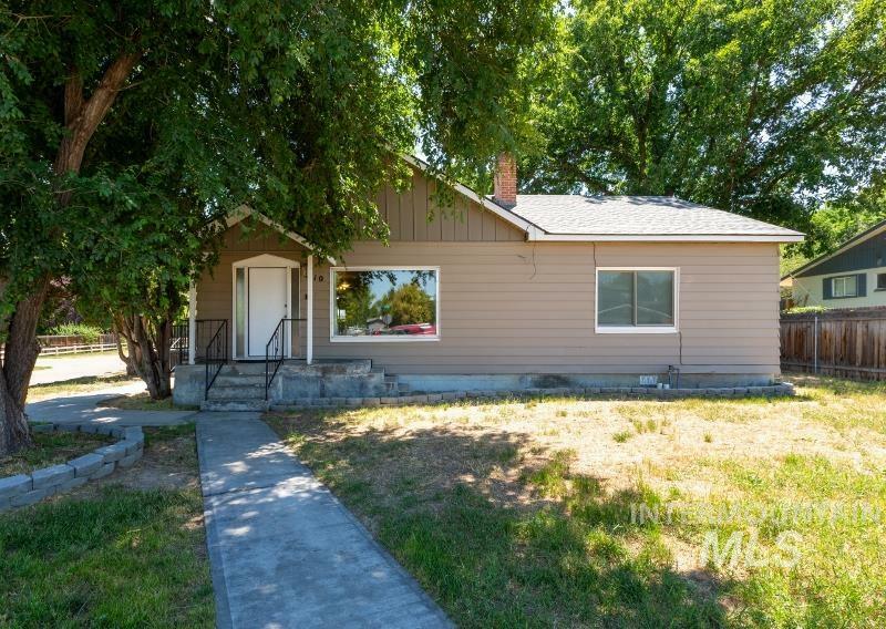 Property Photo:  710 E Linden St  ID 83605 