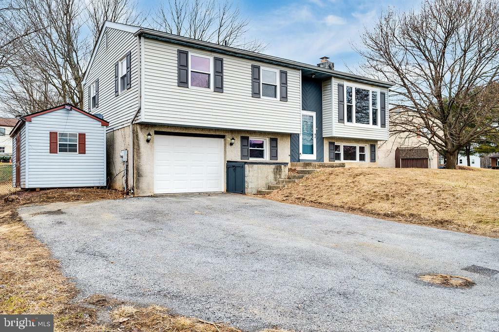 Property Photo:  18 Carriage Circle  PA 19547 