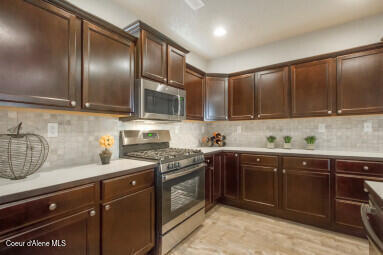Property Photo: 301 E Grosbeak Ave ID 83835