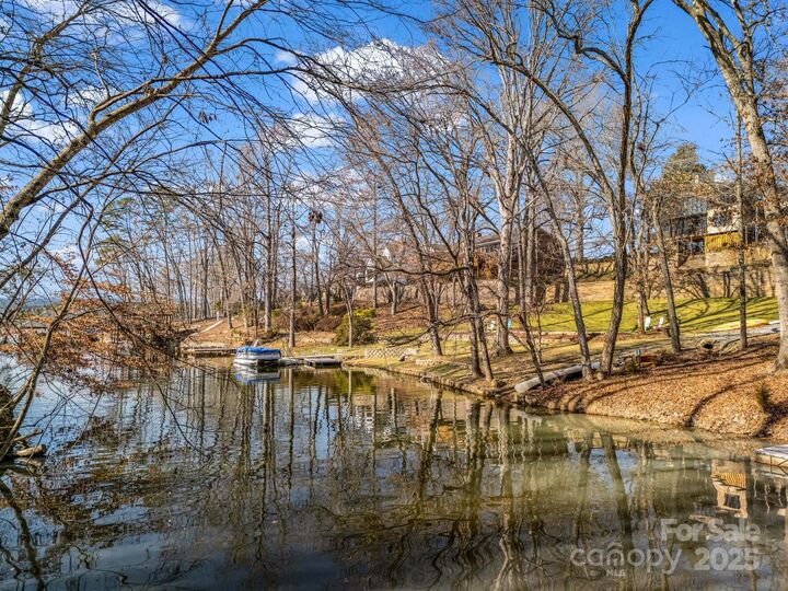 Property Photo:  108 Three Oaks Lane  NC 28086 