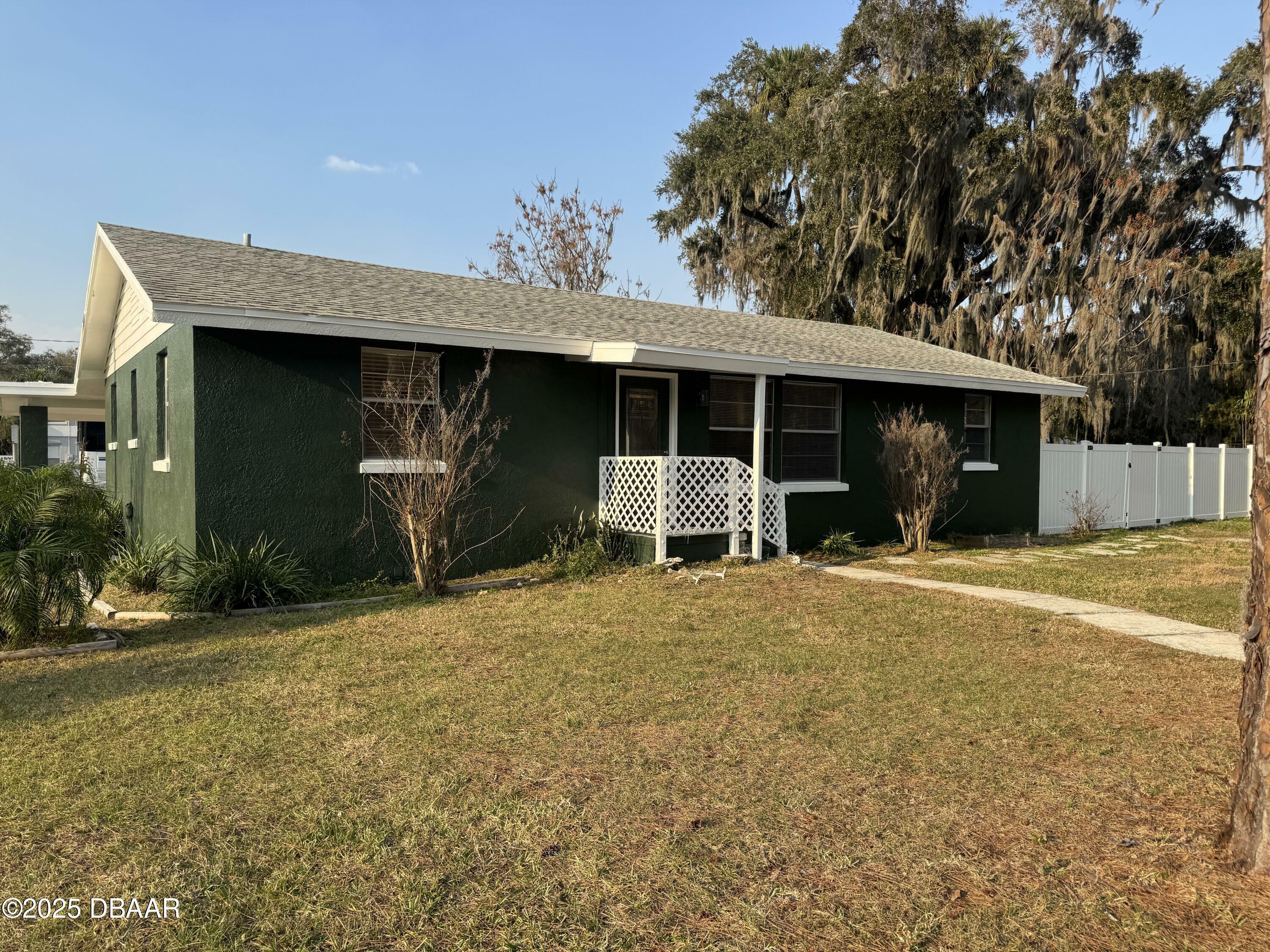 Property Photo:  41 S Orchard Street  FL 32174 