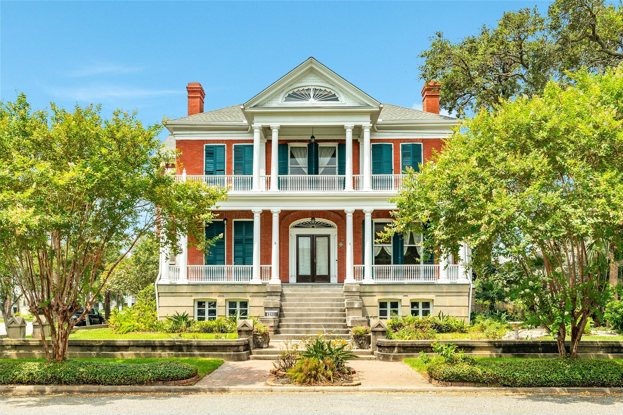 Property Photo: 1428 Ball TX 77550