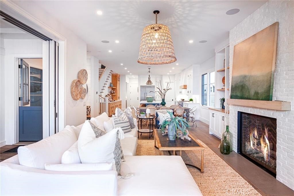Property Photo: 409 39th Street CA 92663