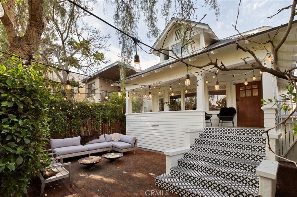 Property Photo: 123 Breeze Ave CA 90291