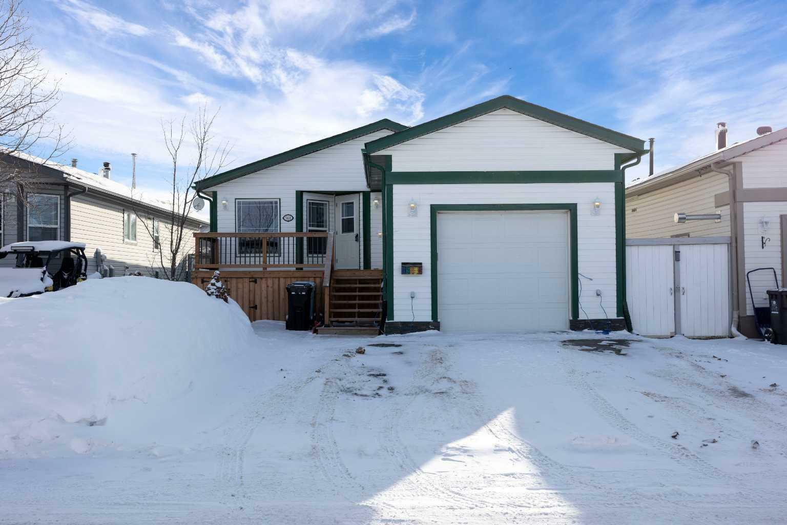 Property Photo:  561 McKinlay Crescent  AB T9K 2R6 