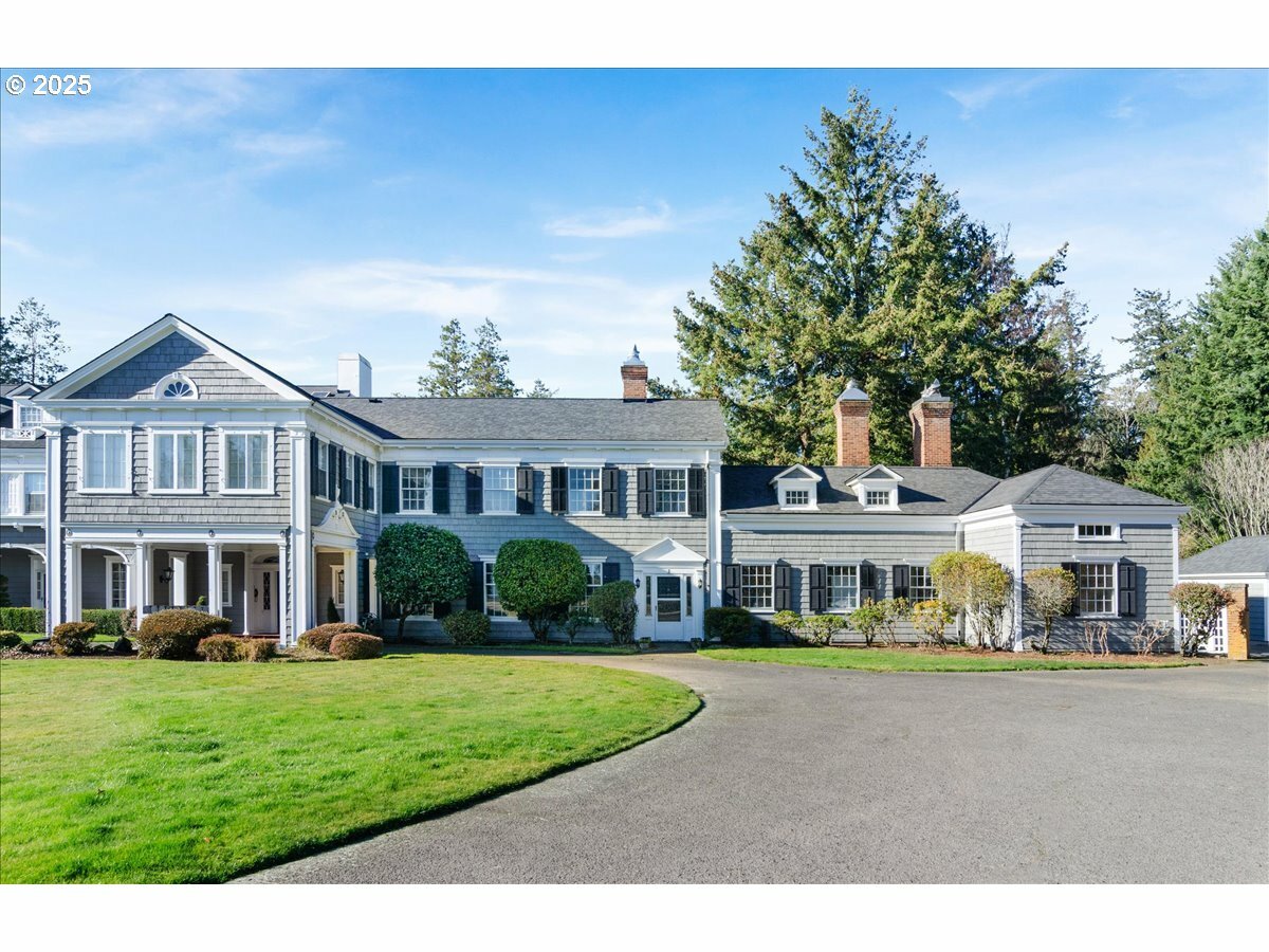 Property Photo: 3707 SW 52nd Pl 1 OR 97221