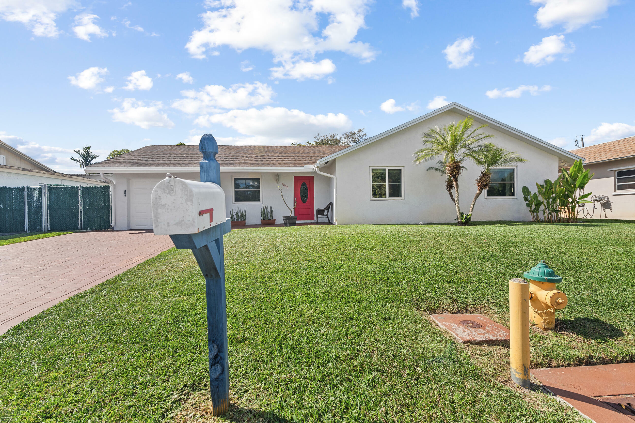 Property Photo:  1800 SW 95th Terrace  FL 33025 