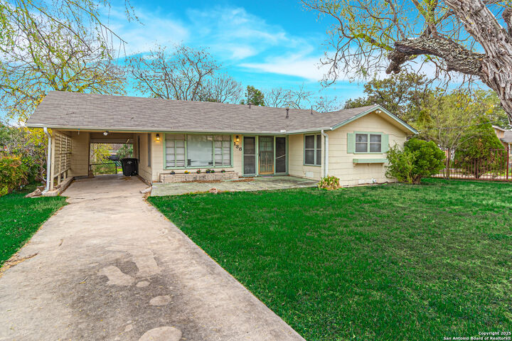 Property Photo: 138 Palm Dr TX 78228