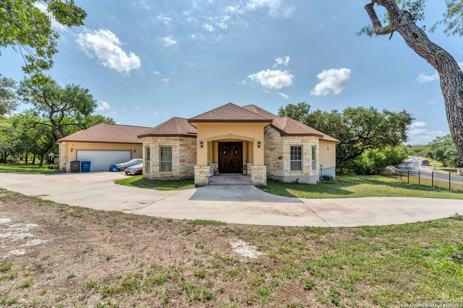 Property Photo:  8210 Roy Ln  TX 78250 