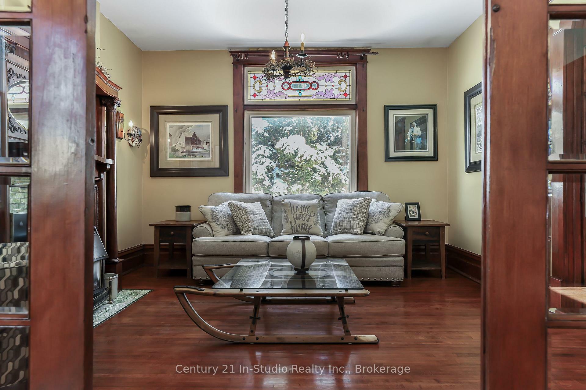 Property Photo: 296 Garafraxa Street ON N0H 1G0