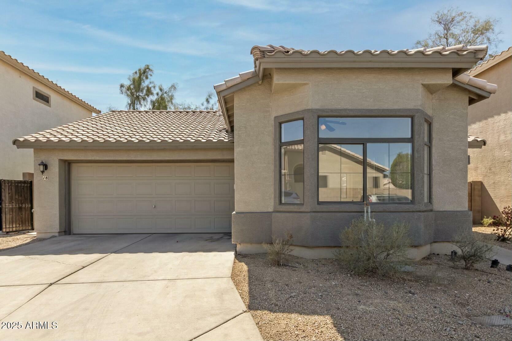 Property Photo:  1425 S Lindsay Road 18  AZ 85204 