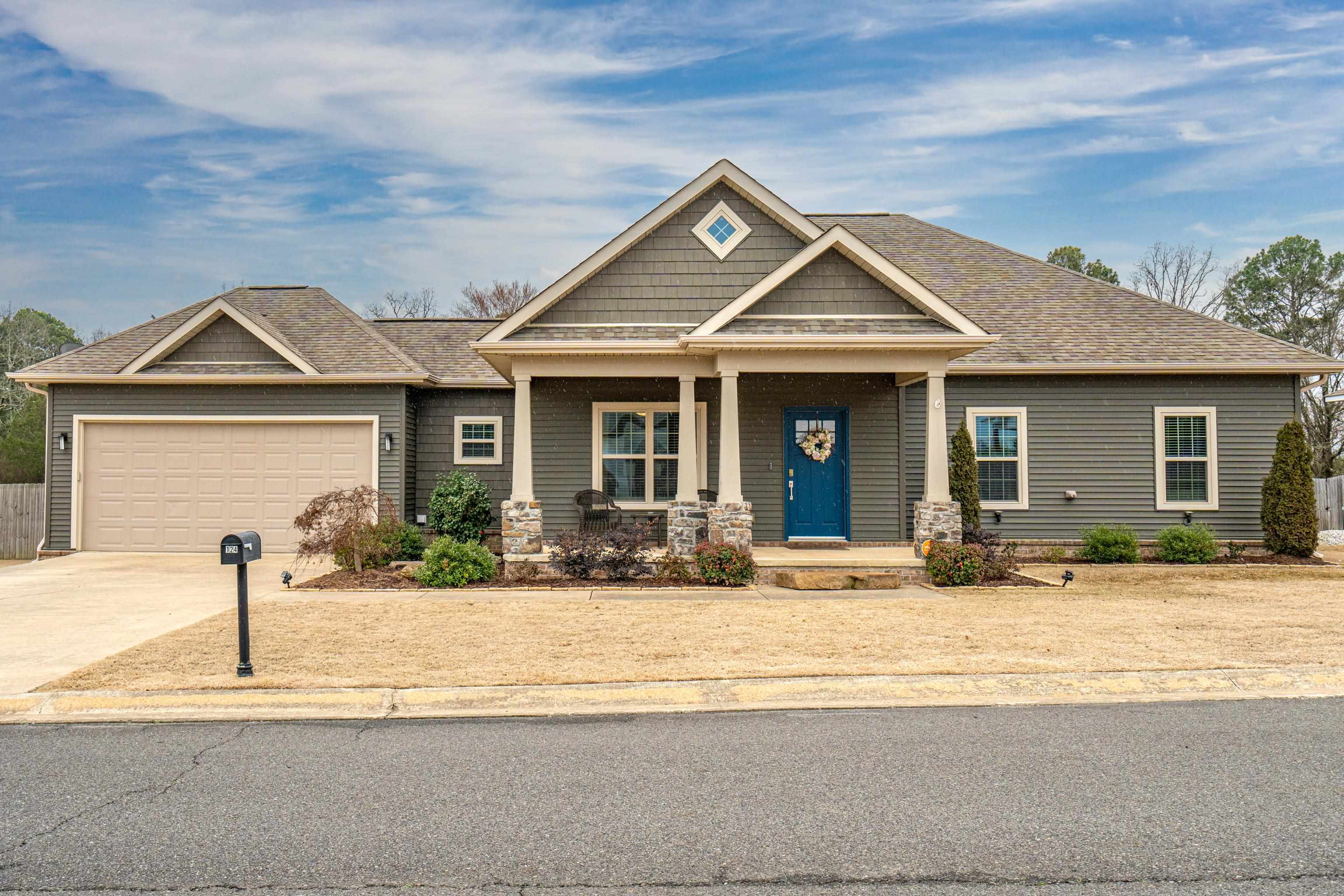 Property Photo: 124 Gatehills Place AR 71913