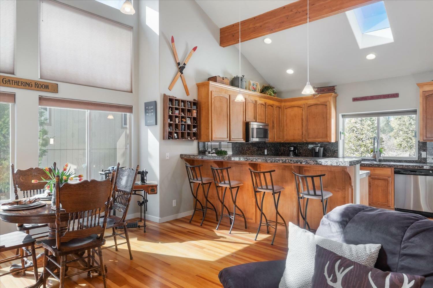 Property Photo: 213 Lupine Lane CA 95247
