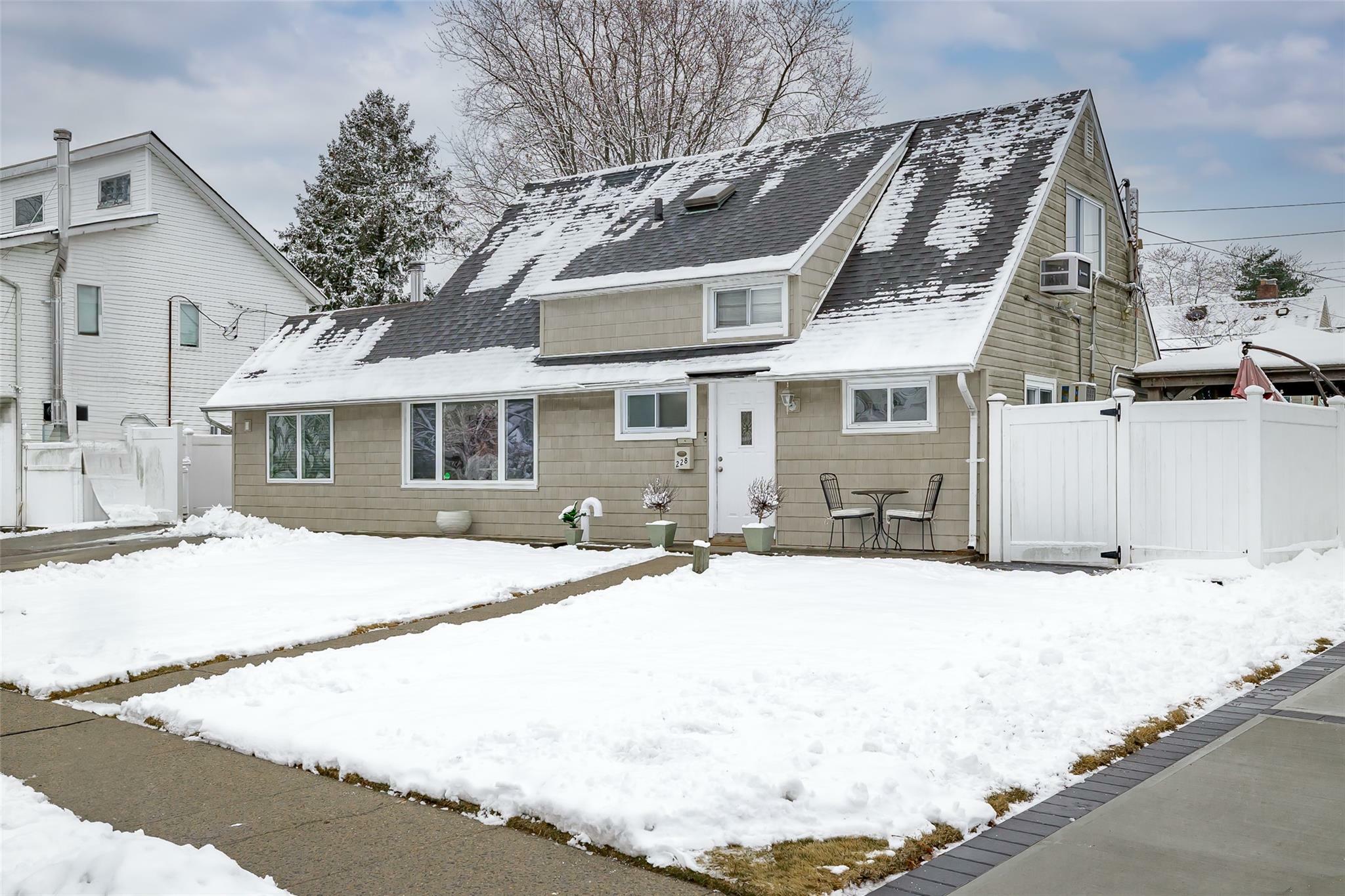 Property Photo:  228 Water Lane S  NY 11793 