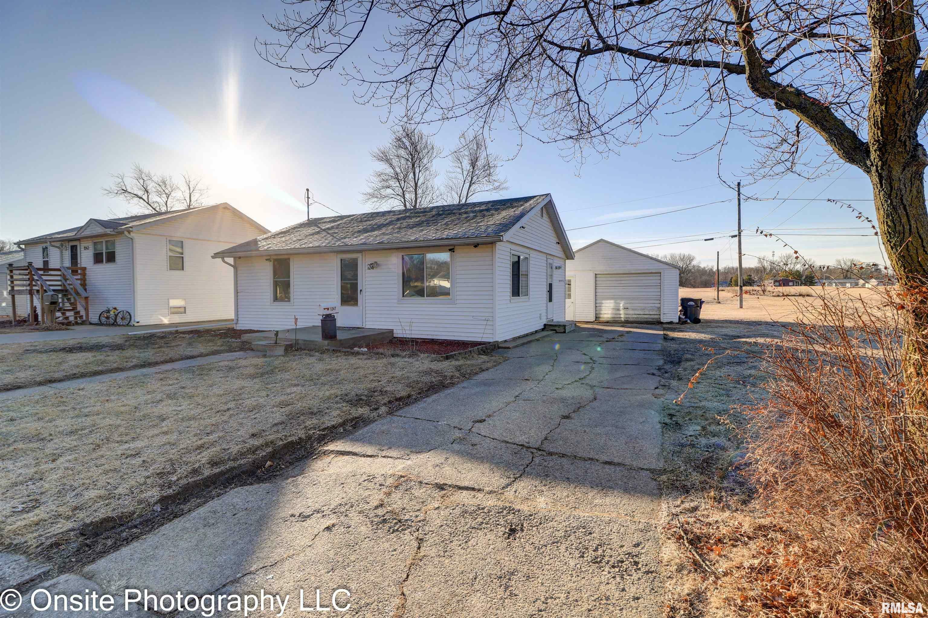 Property Photo:  1247 9th Avenue South  IA 52732 