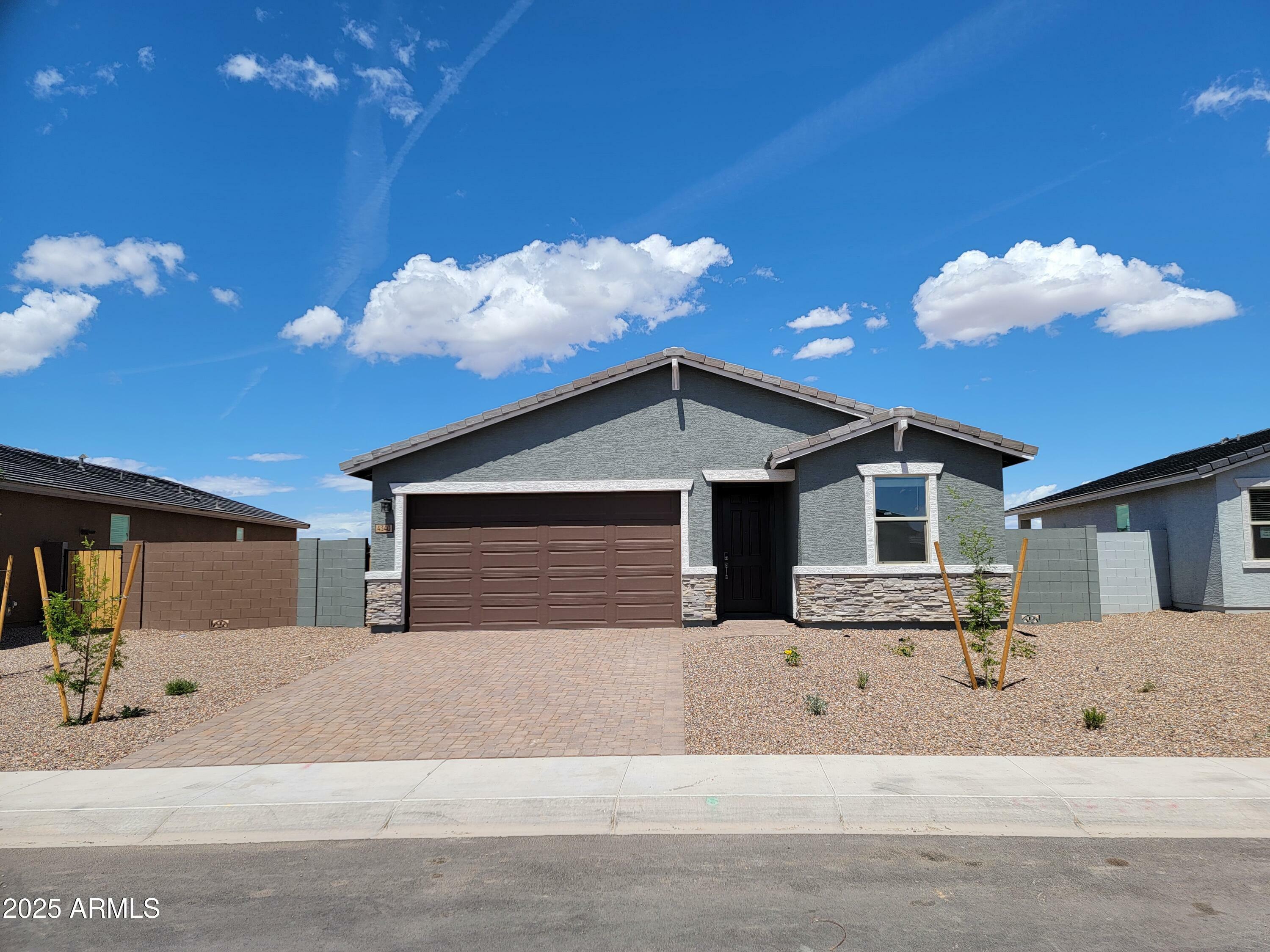 Property Photo: 4340 W Jeanette Lane AZ 85144