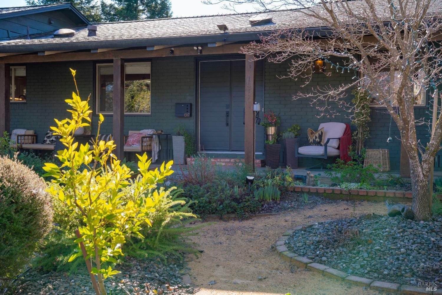 Property Photo:  1317 W Clay Street  CA 95482 