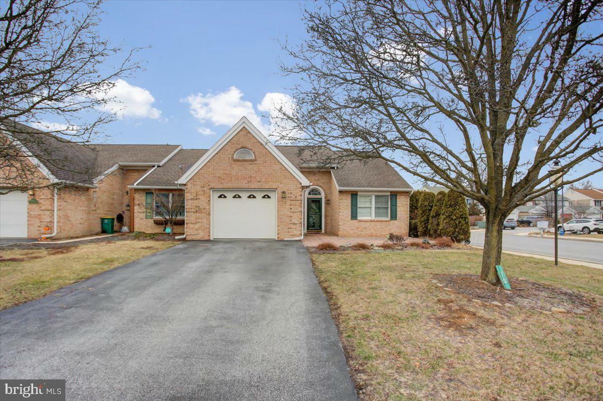 Property Photo:  70 Sanibel Lane  PA 17201 