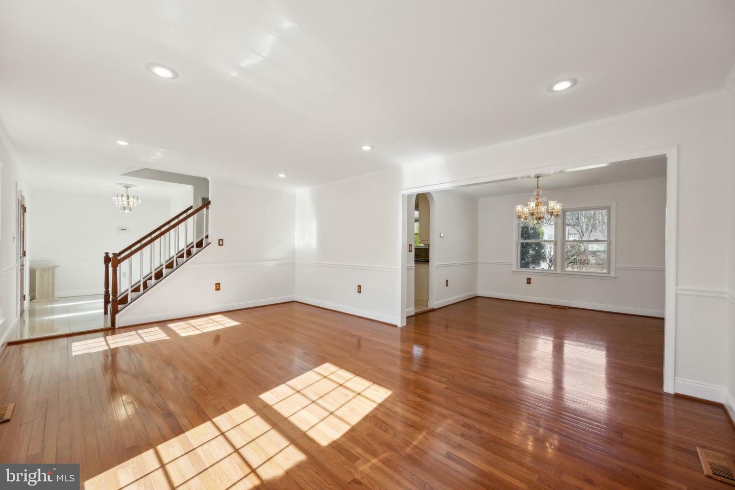 Property Photo:  1735 Glastonberry Road  MD 20854 