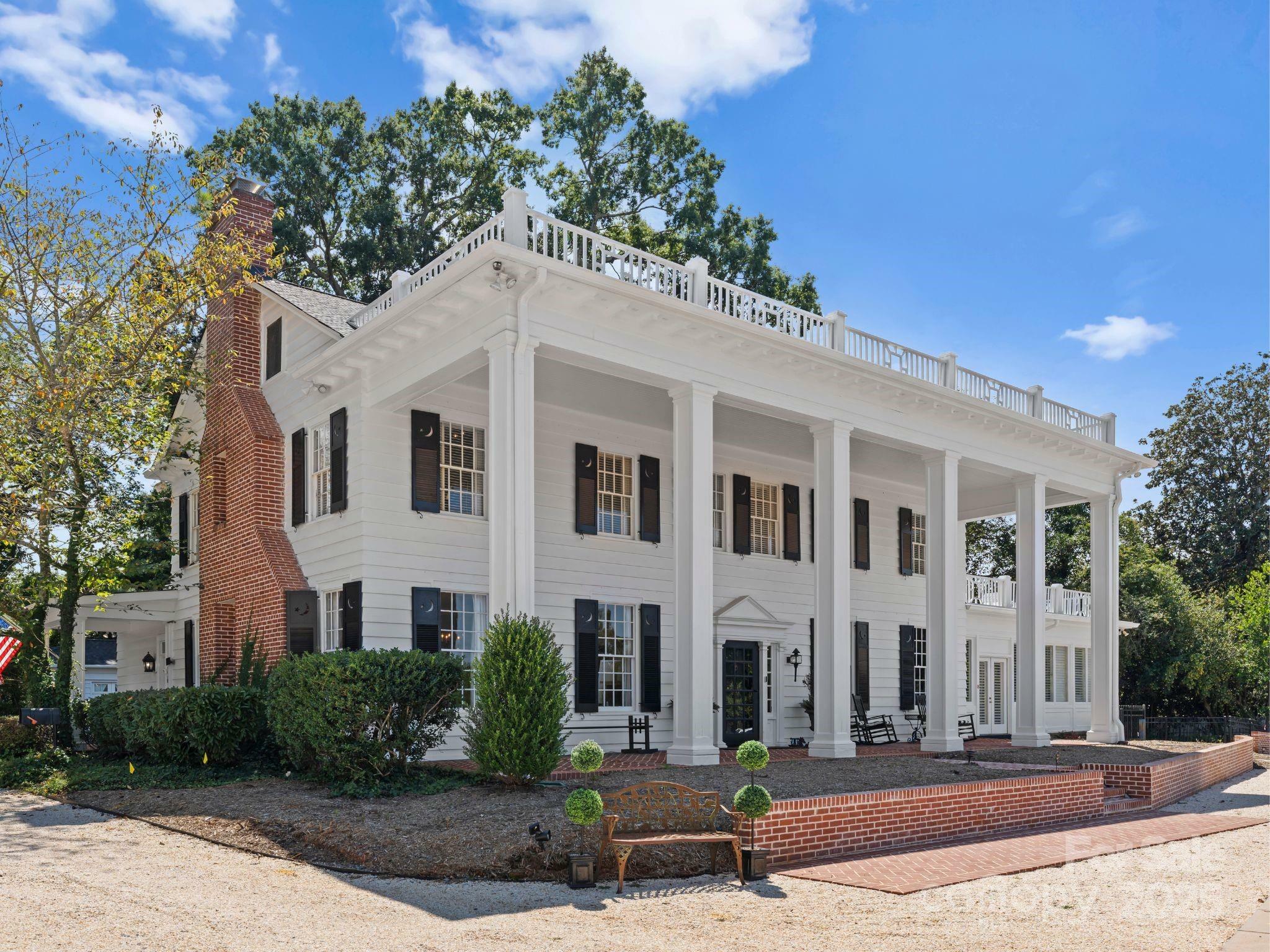 4016 Nettie Court  Charlotte NC 28211 photo