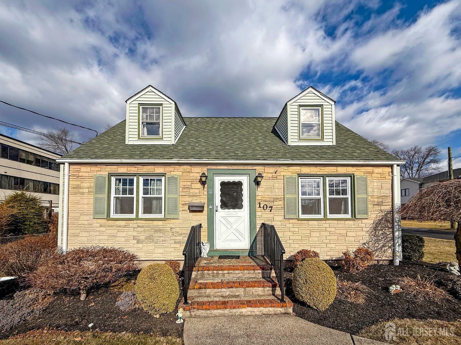 Property Photo:  115 Sprague Avenue  NJ 07080 