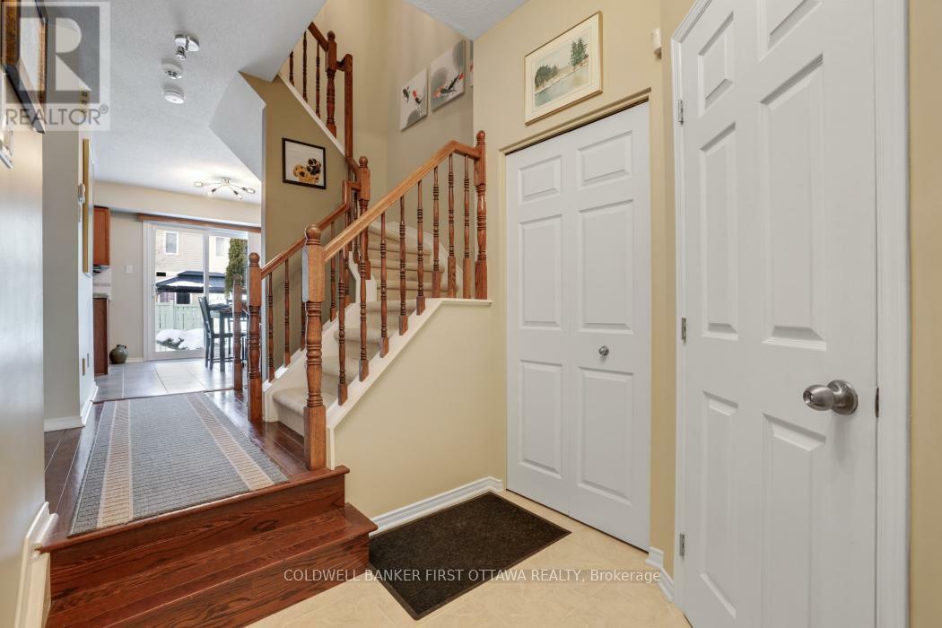 Property Photo:  5 Margrave Avenue  ON K1T 3Y3 