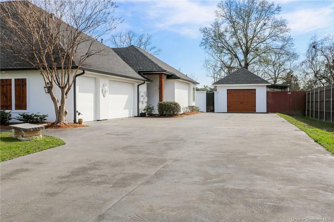 Property Photo:  2941 Putters Lane  LA 70605 