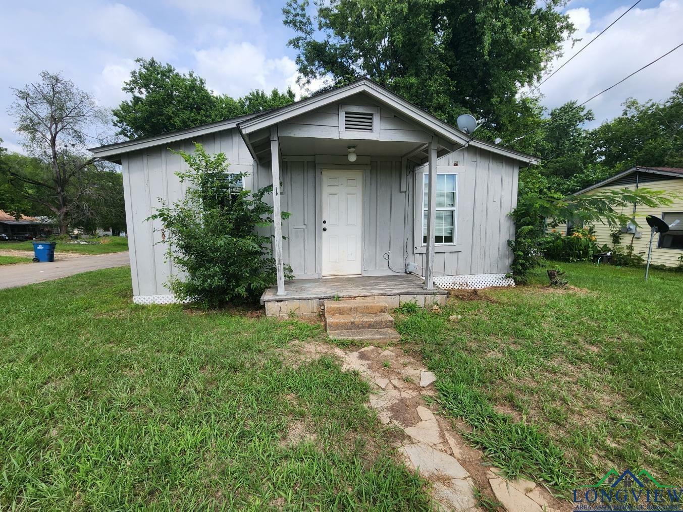 Property Photo:  801 S Roden  TX 75647 