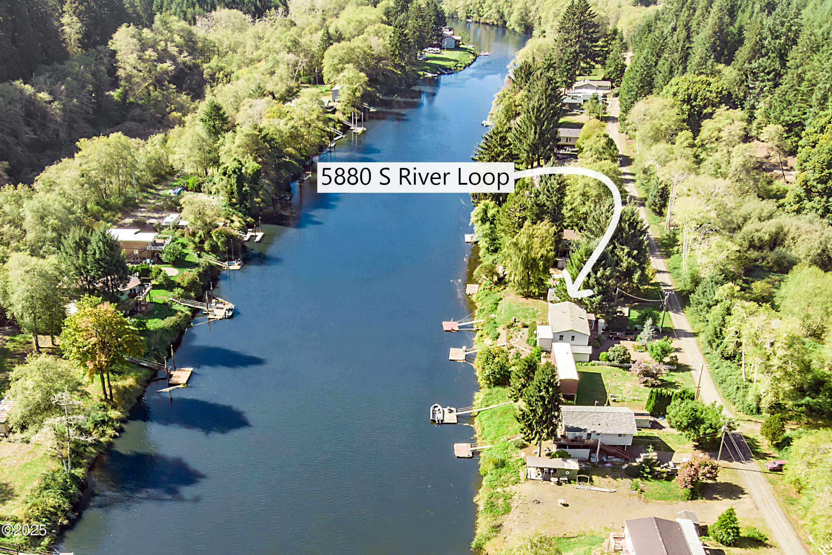 Property Photo:  5880 S River Loop  OR 97367 