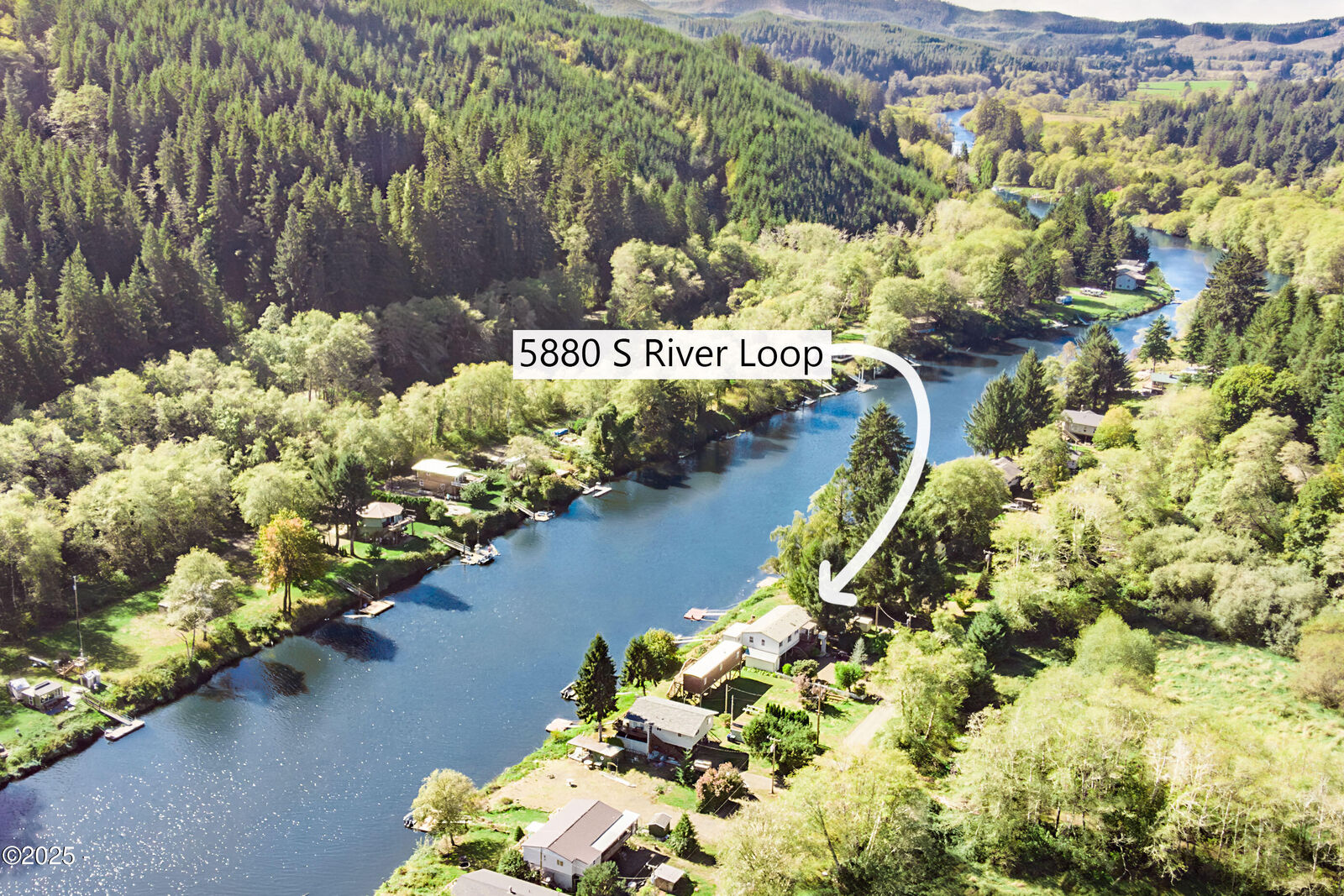 Property Photo: 5880 S River Loop OR 97367