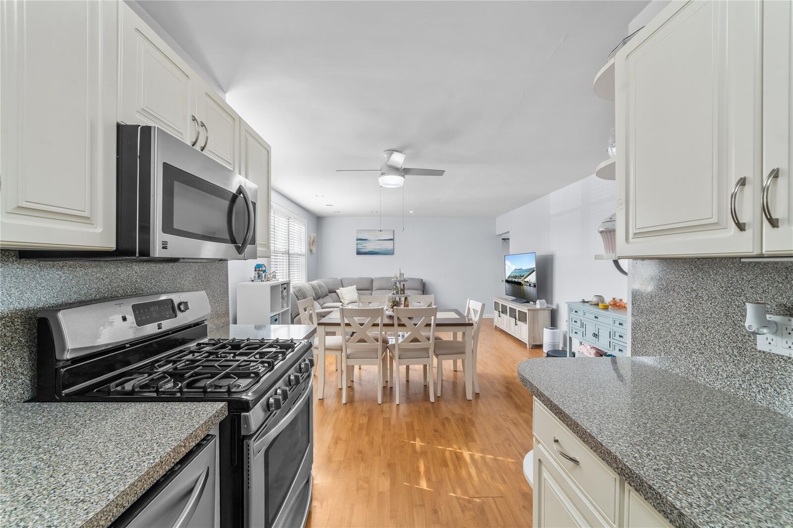 Property Photo:  7 Bryant Crescent 2G  NY 10605 