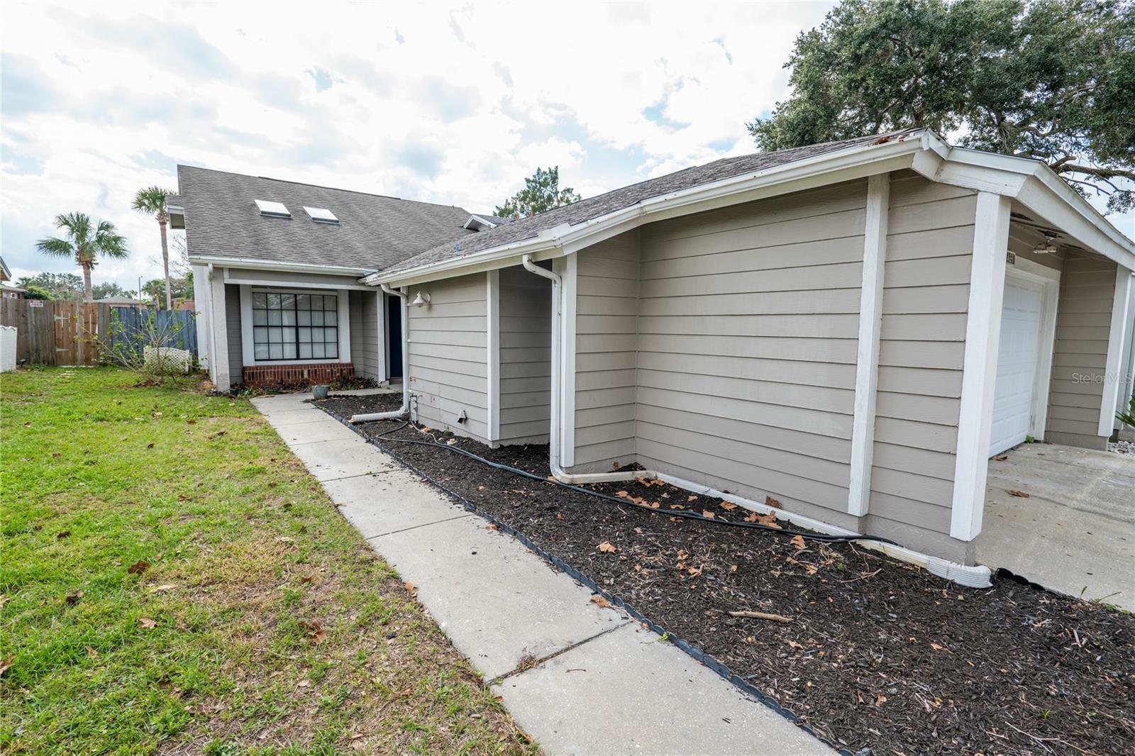 Property Photo:  435 Poplar Court  FL 32751 