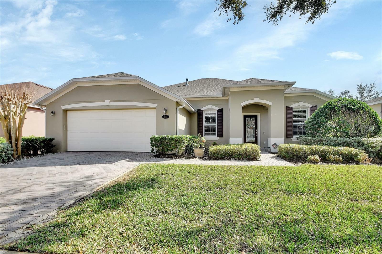 Property Photo: 205 Victoria Trails Boulevard FL 32724