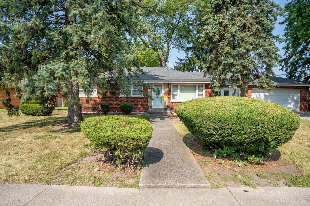Property Photo: 15476 Rose Drive IL 60473