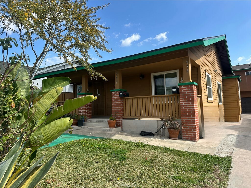 Property Photo: 938 S Bernal Avenue CA 90023