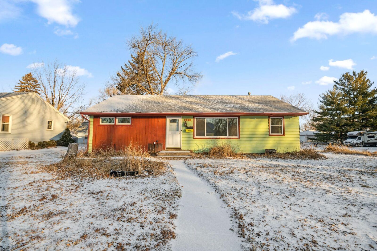 Property Photo: 805 5th Avenue W MN 55379