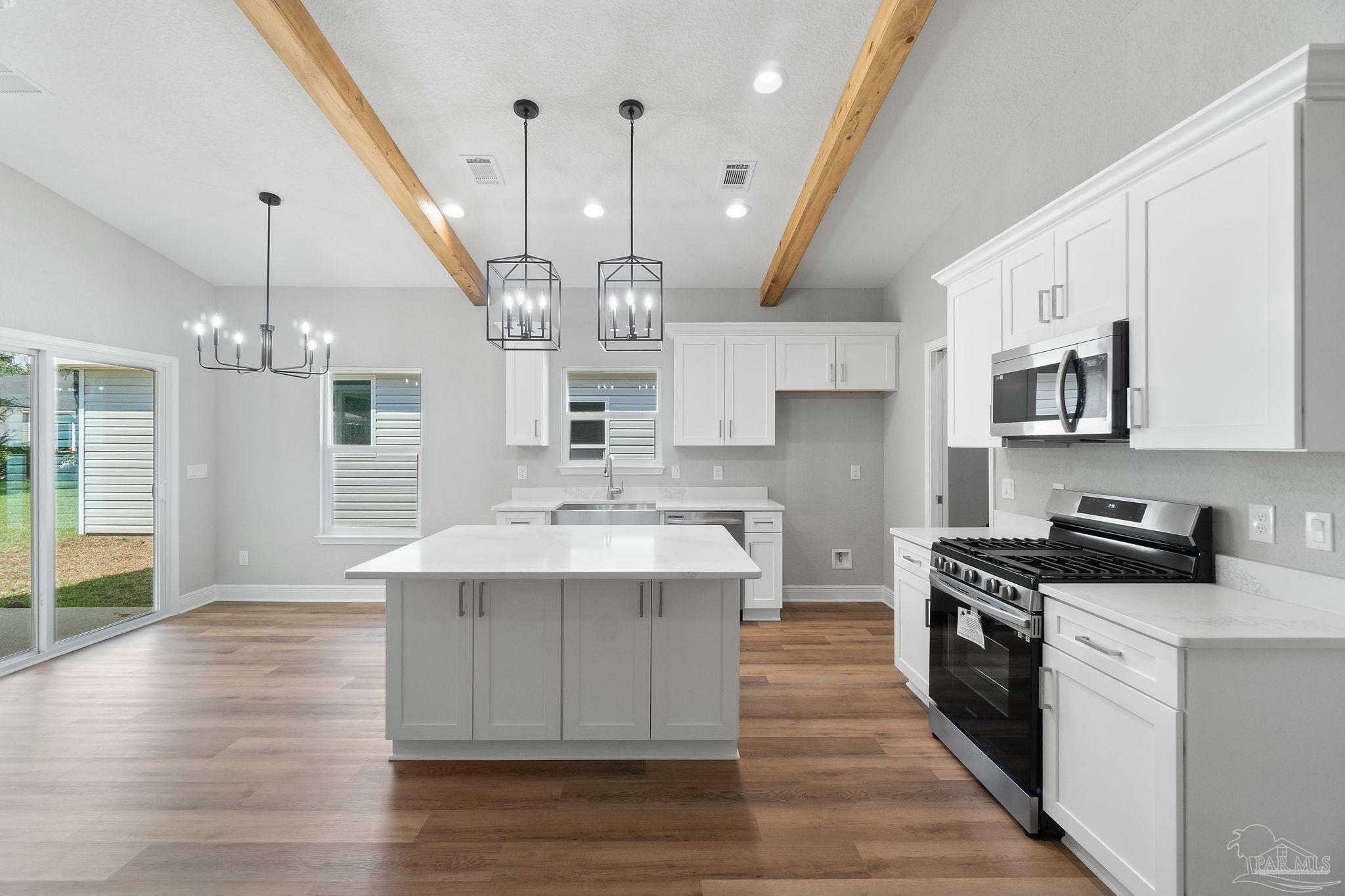 Property Photo: 9525 Link Cir FL 32514