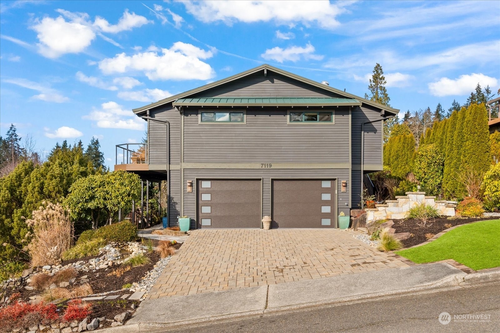 Property Photo:  7119  165th Place SW  WA 98026 