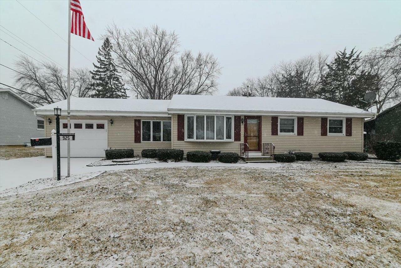 Property Photo:  925 Northland Drive  WI 53704 